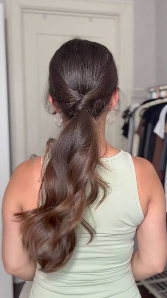 19 Best Hairstyles for a Sensitive Scalp (That Won’t Leave You Wincing)