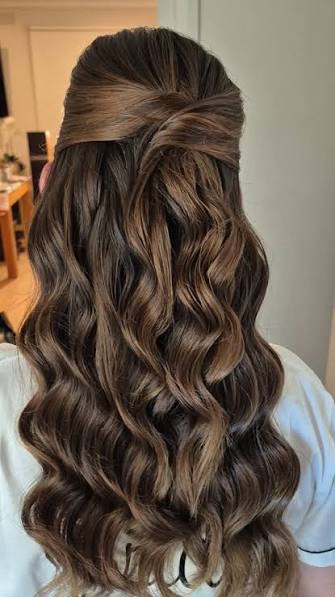 15 Wedding Guest Hairstyles That’ll Have You Looking Show-Stopping (Without Stealing the Spotlight)